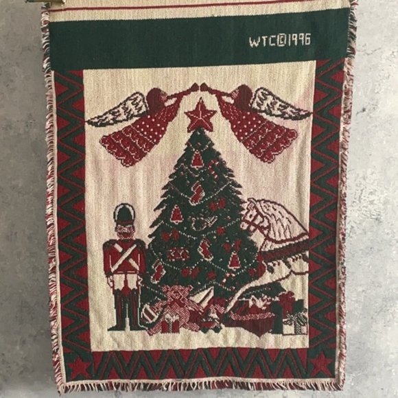 Vintage 96 Deck the Halls Tapestry - Picture 4 of 10